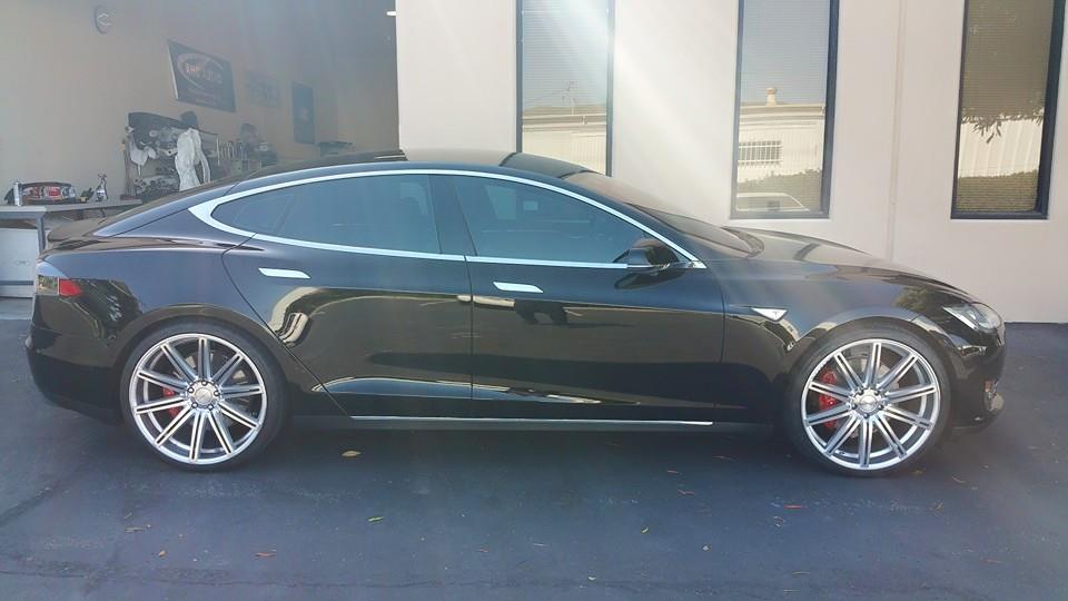 Tesla P85D