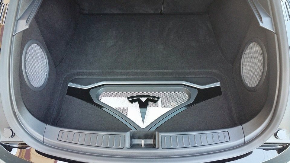 Tesla P85D